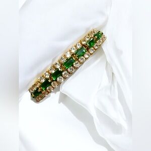 Elegant Gold Plated Green Bracelet./ 7inc.length